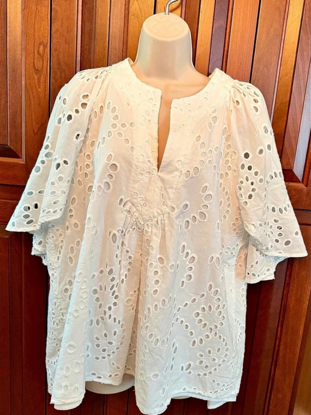 Tuckernuck White Cotton Eyelet Blouse Like New XXL